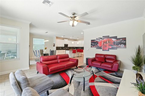 Casa en venta en Kissimmee, Florida, 6 dormitorios, 310.57 m2 № 1904367 - foto 9