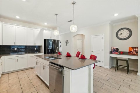 Casa en venta en Kissimmee, Florida, 6 dormitorios, 310.57 m2 № 1904367 - foto 19