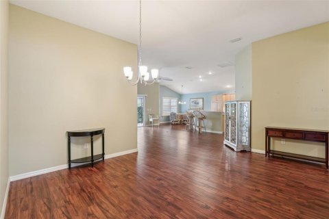House in The Villages, Florida 3 bedrooms, 154.68 sq.m. № 1685224 - photo 4