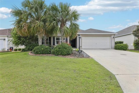 House in The Villages, Florida 3 bedrooms, 154.68 sq.m. № 1685224 - photo 1