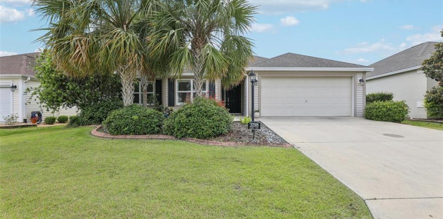 House in The Villages, Florida 3 bedrooms, 154.68 sq.m. № 1685224