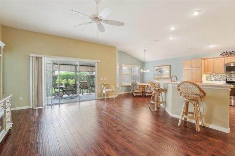 House in The Villages, Florida 3 bedrooms, 154.68 sq.m. № 1685224 - photo 6