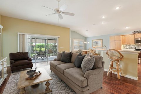 House in The Villages, Florida 3 bedrooms, 154.68 sq.m. № 1685224 - photo 5
