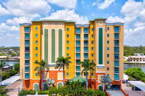 Condo in Pompano Beach, Florida, 2 bedrooms  № 1208077 - photo 1