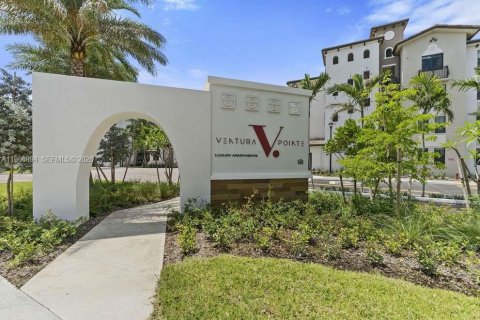 Apartamento en Pembroke Pines, Florida 2 dormitorios, 96.34 m2 № 2249420