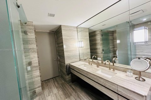 Copropriété à vendre à Sunny Isles Beach, Floride: 2 chambres, 139.91 m2 № 2170716 - photo 4