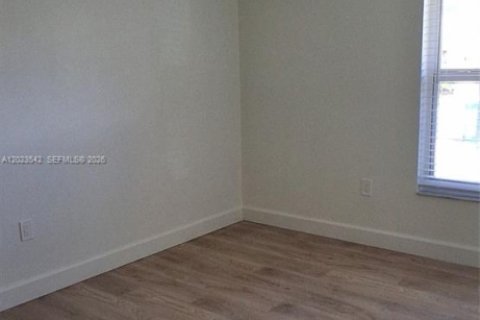 House in Sunrise, Florida 3 bedrooms, 128.39 sq.m. № 2077358 - photo 19