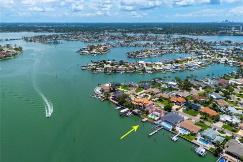 Casa en venta en Saint Petersburg, Florida, 3 dormitorios, 205.31 m2 № 1785258 - foto 12