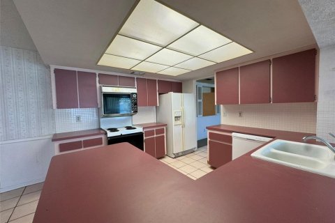 Casa en venta en Saint Petersburg, Florida, 3 dormitorios, 205.31 m2 № 1785258 - foto 6