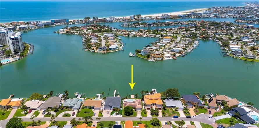 Casa en Saint Petersburg, Florida 3 dormitorios, 205.31 m2 № 1785258