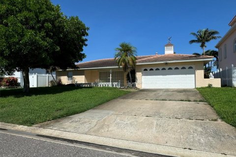 Casa en venta en Saint Petersburg, Florida, 3 dormitorios, 205.31 m2 № 1785258 - foto 2