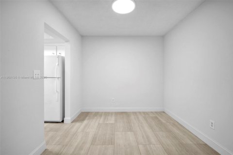 House in Fort Lauderdale, Florida 1 bedroom, 64.1 sq.m. № 1953537 - photo 18