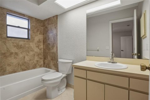 Condo in Lakeland, Florida, 4 bedrooms № 2386079 - photo 20