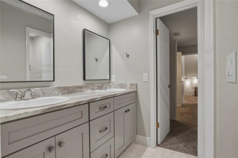 Condo in Lakeland, Florida, 4 bedrooms № 2386079 - photo 17