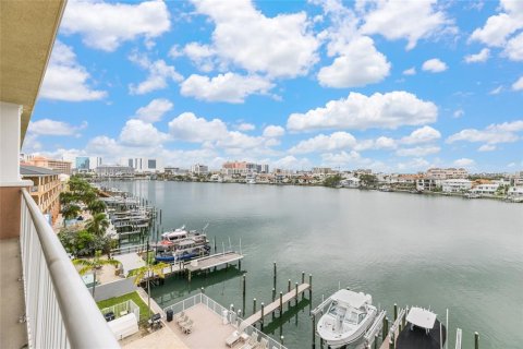 Condo in Clearwater, Florida, 3 bedrooms  № 1899716 - photo 6