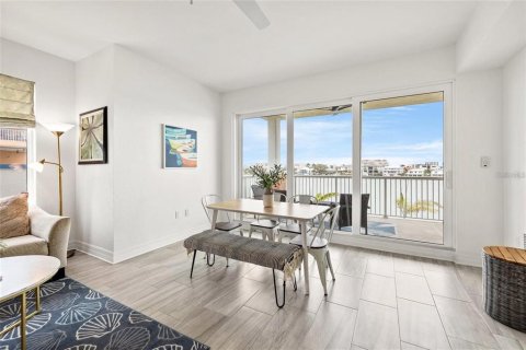 Condo in Clearwater, Florida, 3 bedrooms  № 1899716 - photo 13
