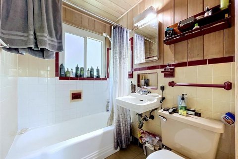 House in Tarpon Springs, Florida 5 bedrooms, 193.7 sq.m. № 2233557 - photo 15