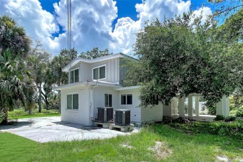 House in Tarpon Springs, Florida 5 bedrooms, 193.7 sq.m. № 2233557 - photo 9
