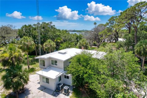 House in Tarpon Springs, Florida 5 bedrooms, 193.7 sq.m. № 2233557 - photo 18