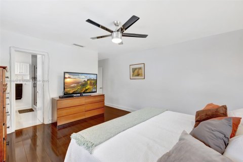 House in Fort Lauderdale, Florida 3 bedrooms, 182 sq.m. № 1814882 - photo 17