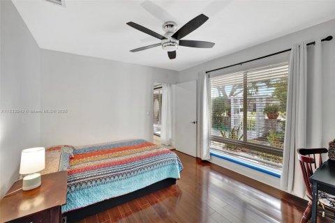 House in Fort Lauderdale, Florida 3 bedrooms, 182 sq.m. № 1814882 - photo 25