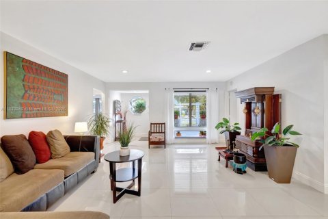 House in Fort Lauderdale, Florida 3 bedrooms, 182 sq.m. № 1814882 - photo 12