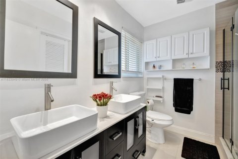 House in Fort Lauderdale, Florida 3 bedrooms, 182 sq.m. № 1814882 - photo 19