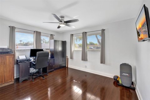 House in Fort Lauderdale, Florida 3 bedrooms, 182 sq.m. № 1814882 - photo 21