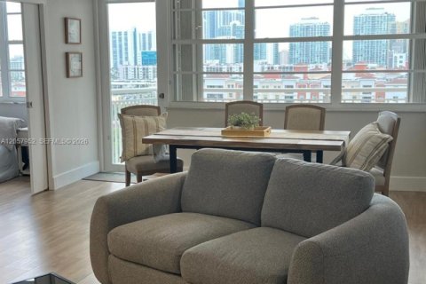Condo in Sunny Isles Beach, Florida, 2 bedrooms № 2244711 - photo 10