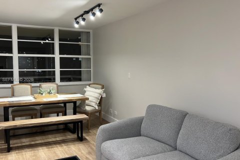 Condo in Sunny Isles Beach, Florida, 2 bedrooms № 2244711 - photo 7