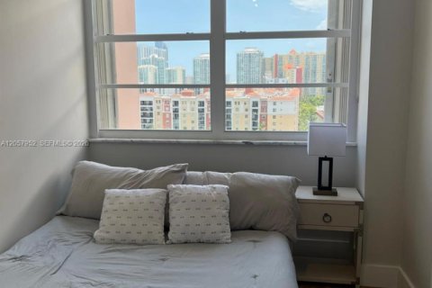 Condo in Sunny Isles Beach, Florida, 2 bedrooms № 2244711 - photo 21