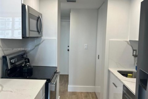 Condo in Sunny Isles Beach, Florida, 2 bedrooms № 2244711 - photo 15