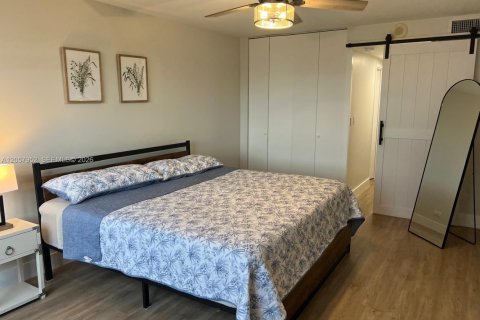 Condo in Sunny Isles Beach, Florida, 2 bedrooms № 2244711 - photo 22