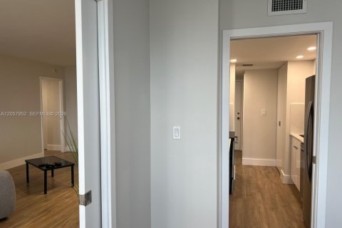 Condo in Sunny Isles Beach, Florida, 2 bedrooms № 2244711 - photo 14