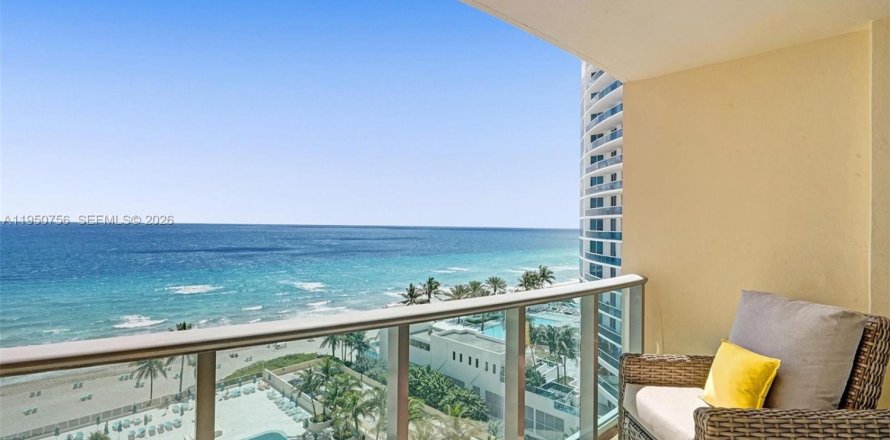 Condominio en Hollywood, Florida, 1 dormitorio  № 2006748