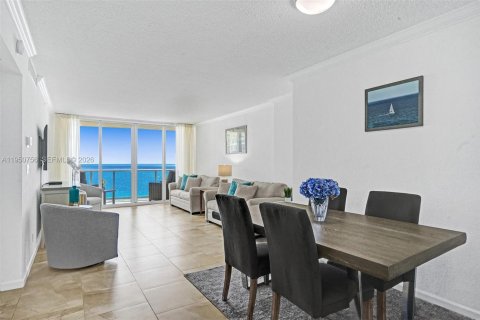 Condominio en alquiler en Hollywood, Florida, 1 dormitorio, 69.21 m2 № 2006748 - foto 11