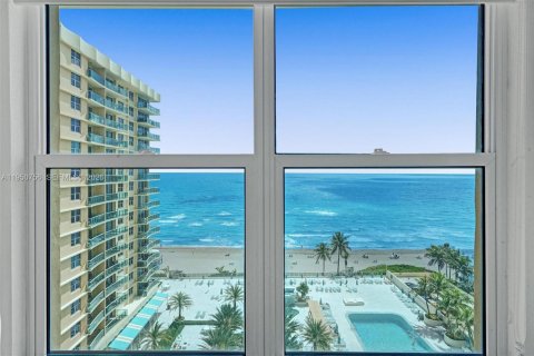 Condominio en alquiler en Hollywood, Florida, 1 dormitorio, 69.21 m2 № 2006748 - foto 9