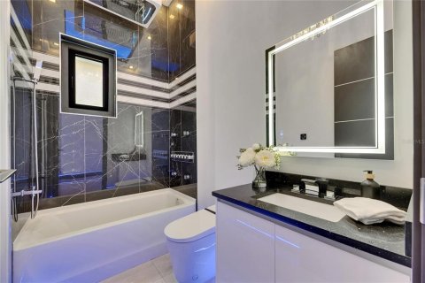 Casa en venta en Apollo Beach, Florida, 4 dormitorios, 198.72 m2 № 1754441 - foto 13