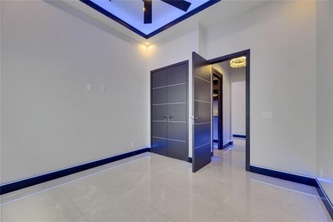 Casa en venta en Apollo Beach, Florida, 4 dormitorios, 198.72 m2 № 1754441 - foto 23