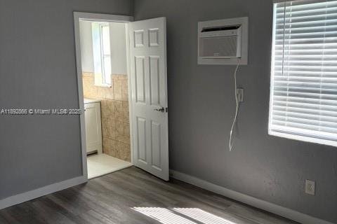 Appartement à louer à Hollywood, Floride: 164.44 m2 № 1946449 - photo 4