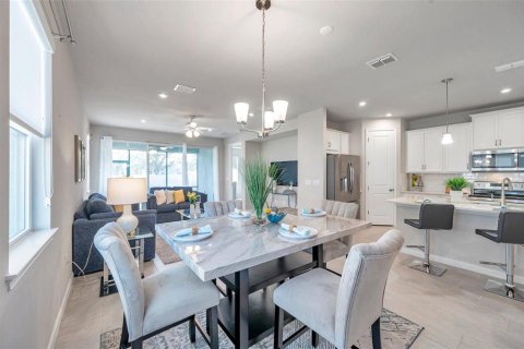 House in THE PRESERVE AT LA PALOMA in Sun City Center, Florida 3 bedrooms, 161.28 sq.m. № 1901975 - photo 14