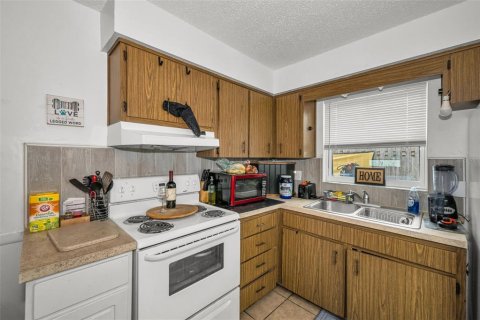 Commercial property in Largo, Florida 5 bedrooms, 171.5 sq.m. № 2318421 - photo 20