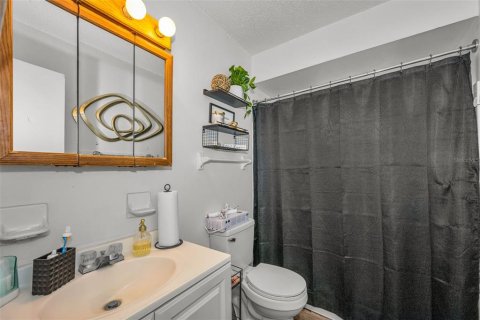 Commercial property in Largo, Florida 5 bedrooms, 171.5 sq.m. № 2318421 - photo 11
