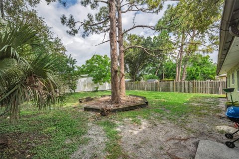Commercial property in Largo, Florida 5 bedrooms, 171.5 sq.m. № 2318421 - photo 29