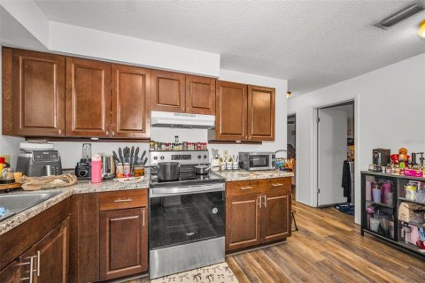 Commercial property in Largo, Florida 5 bedrooms, 171.5 sq.m. № 2318421 - photo 25