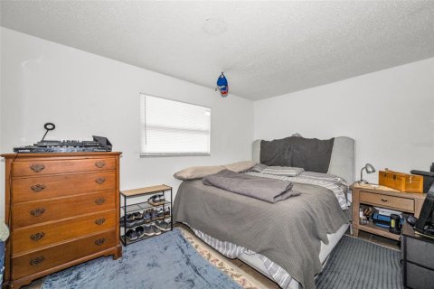 Commercial property in Largo, Florida 5 bedrooms, 171.5 sq.m. № 2318421 - photo 5