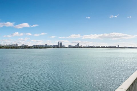 Condominio en venta en North Bay Village, Florida, 2 dormitorios, 95.69 m2 № 1992273 - foto 2