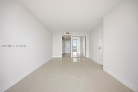 Condominio en venta en North Bay Village, Florida, 2 dormitorios, 95.69 m2 № 1992273 - foto 15