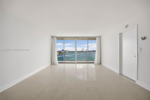 Condominio en venta en North Bay Village, Florida, 2 dormitorios, 95.69 m2 № 1992273 - foto 3