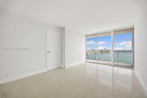 Condominio en venta en North Bay Village, Florida, 2 dormitorios, 95.69 m2 № 1992273 - foto 14